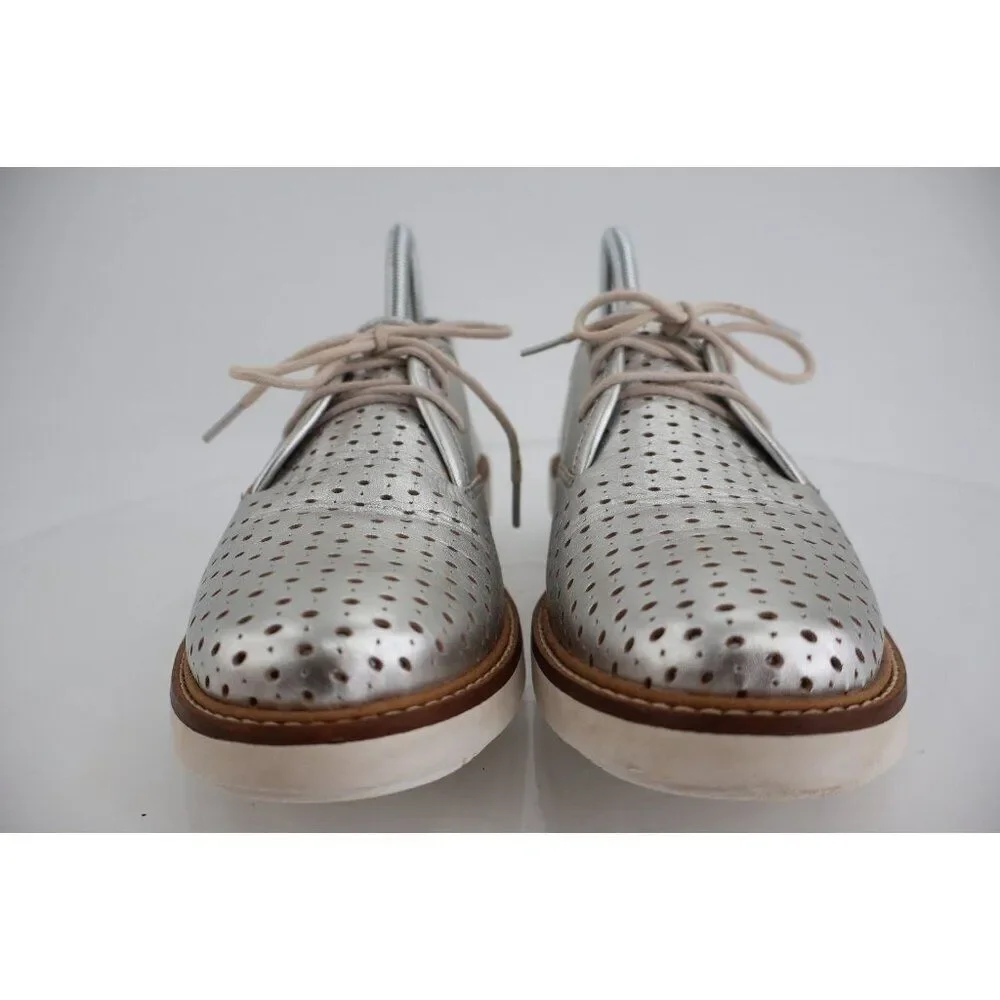 Clarks Womens Un Voltra Sneaker Size 9.5 Silver Leather Lace Up Oxford Walk Shoe
